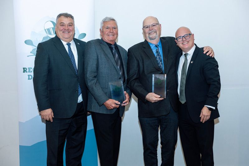 VTT et motoneige : des bénévoles de l’Estrie récompensés à Québec